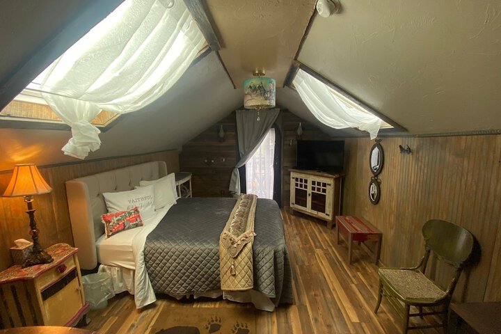 Room 108 of 198
