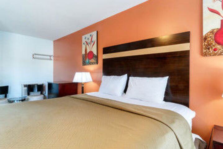 Motown Inn & Suites