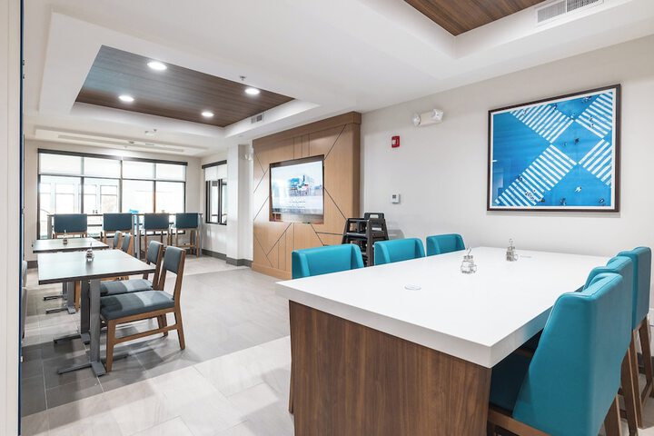 Holiday Inn Express Hotel & Suites St. Robert by IHG