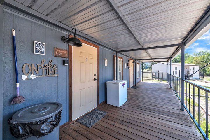 Nautical Nest - 1 Bedroom Hotel Room by The Lodges at Fossil Creek