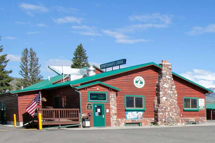Sportsmans Lodge