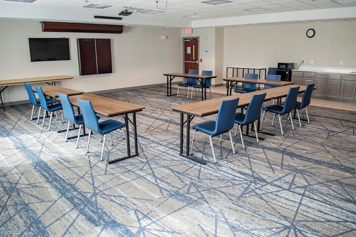 Holiday Inn Express and Suites Mason City by IHG