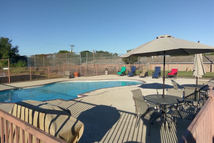 Windcrest Inn and Suites