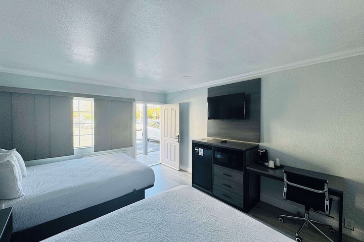 Room 15 of 26