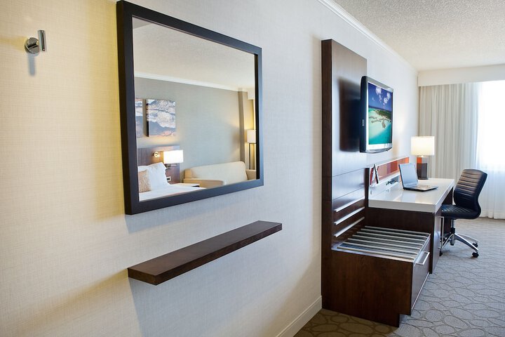 Room 32 of 46