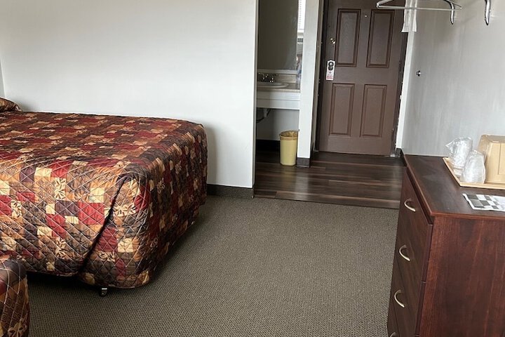 Room 11 of 14