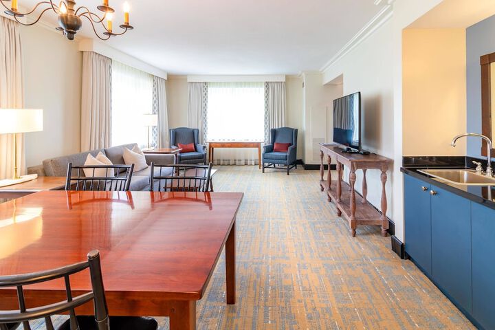 Williamsburg Lodge Autograph Collection
