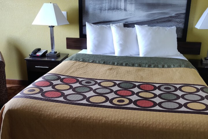 Room 12 of 24