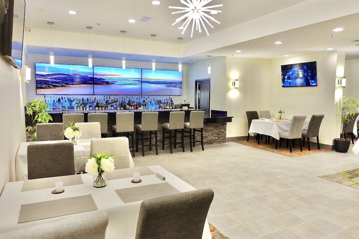 Lounge 145 of 168