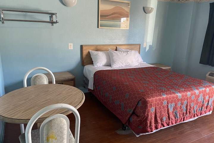 Room 10 of 10