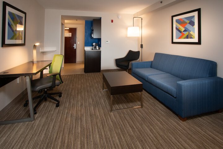 Holiday Inn Express Hotel & Suites Tupelo by IHG