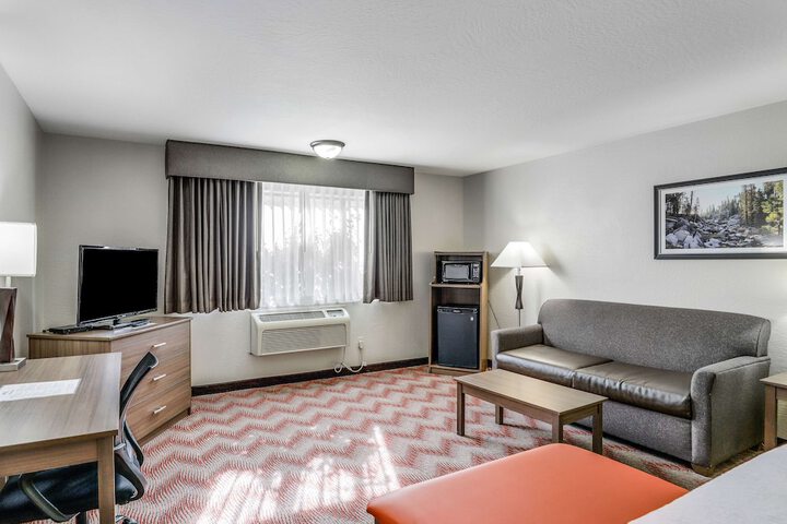 Room 28 of 63