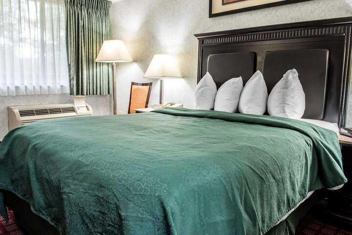 Room 10 of 48