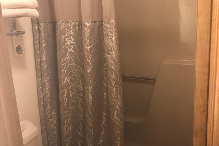 Room 120 of 185
