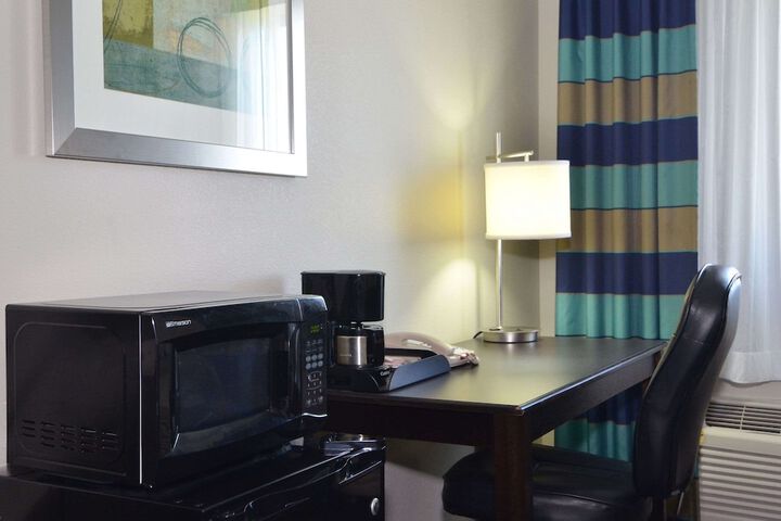 Room 12 of 25