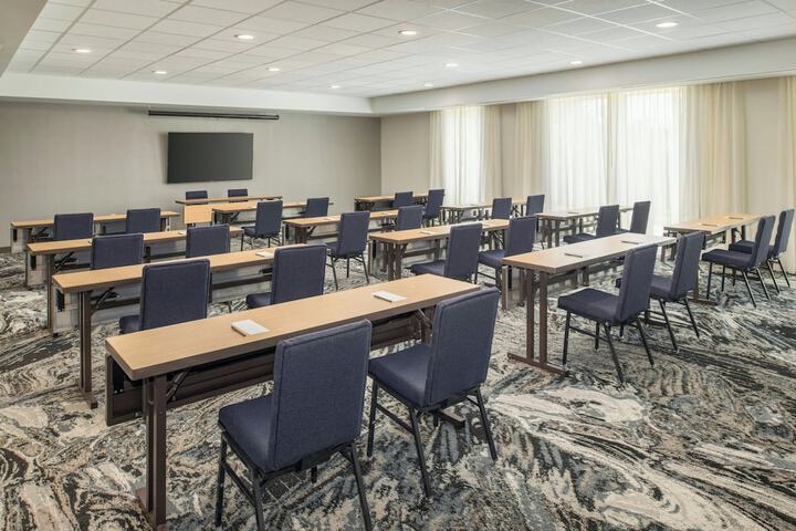 Courtyard by Marriott Houston City Place