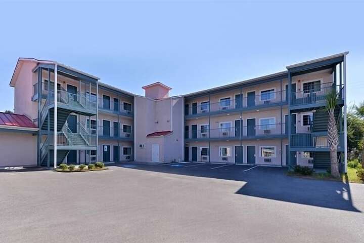 Hotel 3 of 43