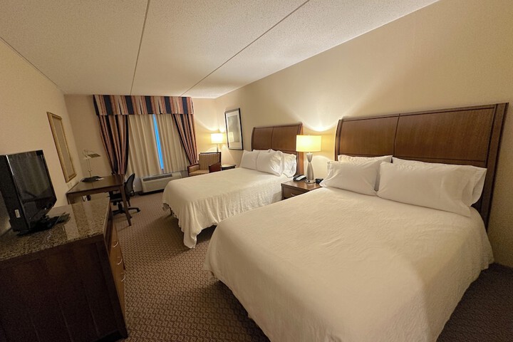 Arnot Grand Hotel & Suites