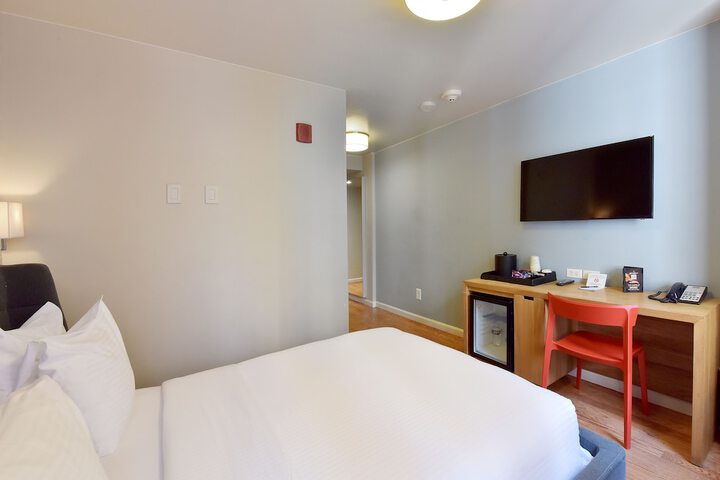 Room 30 of 69