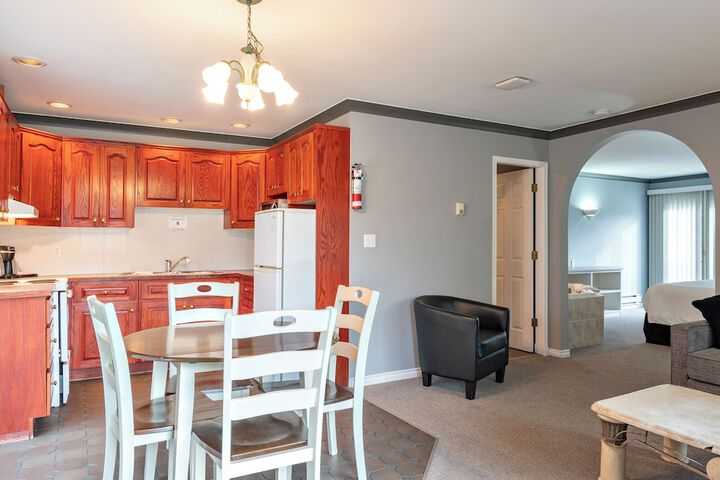 Tiki Shores Inn & Suites