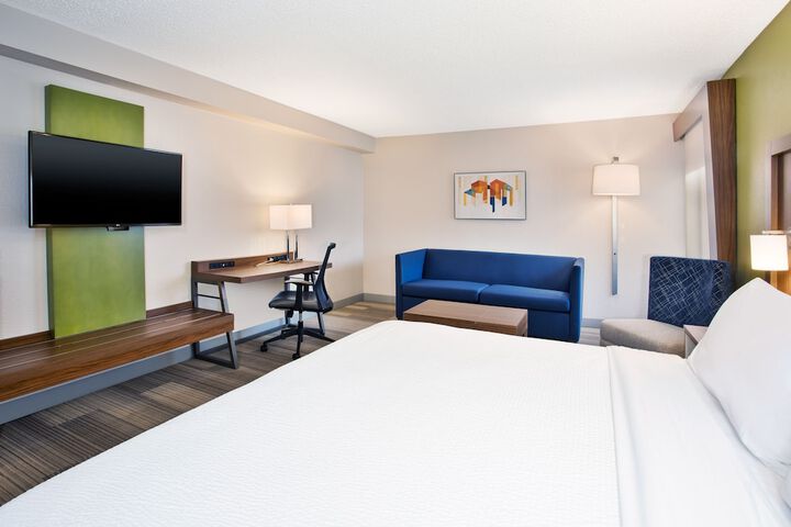 Room 30 of 48