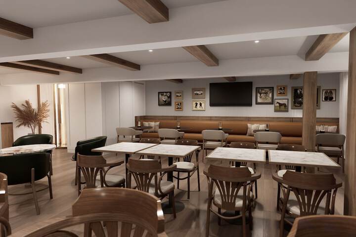 Lounge 21 of 24