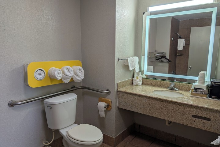 Room 12 of 25