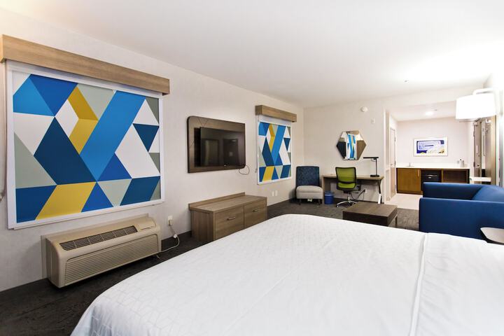 Room 26 of 60