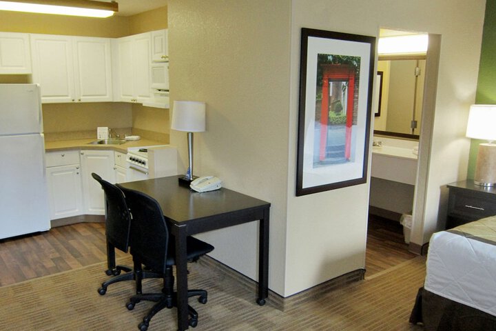 Room 10 of 20