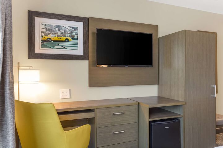 Room 14 of 36