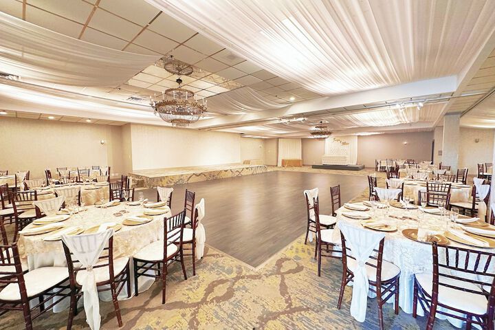 Ballroom/Hall 152 of 168