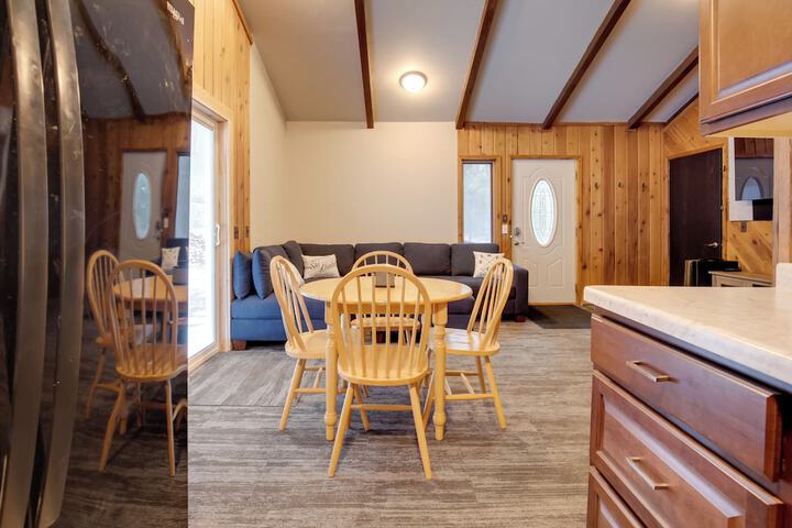Iron River Condo w / Gas Grill Near Skiing + Hiking