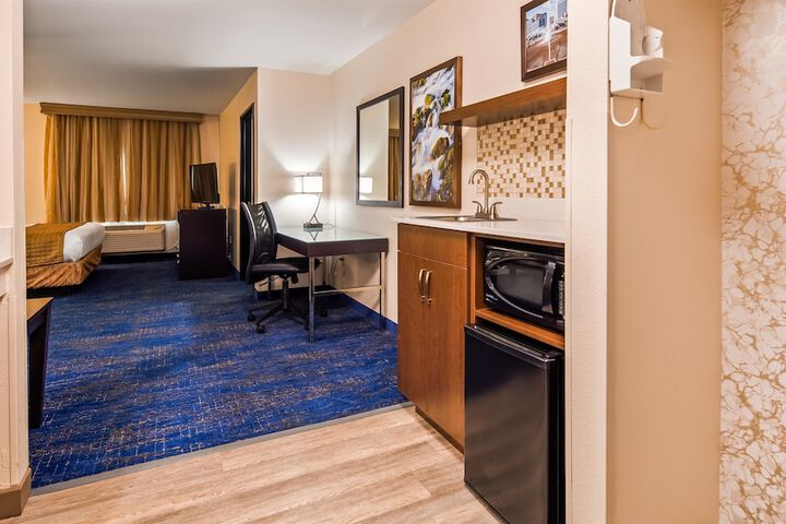 Room 19 of 51