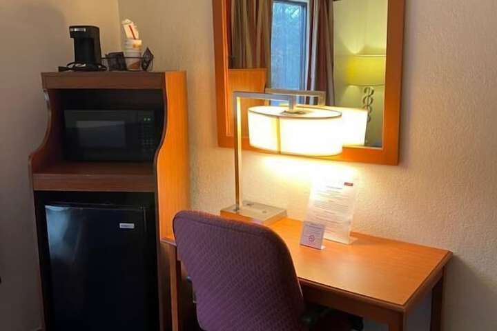 Room 20 of 33