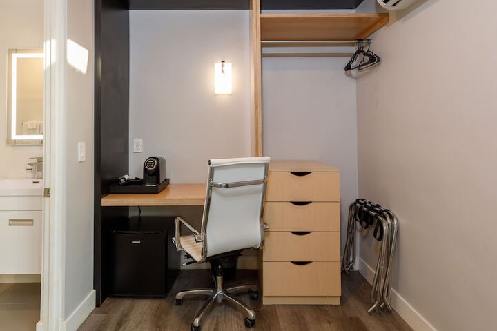 Room 13 of 41