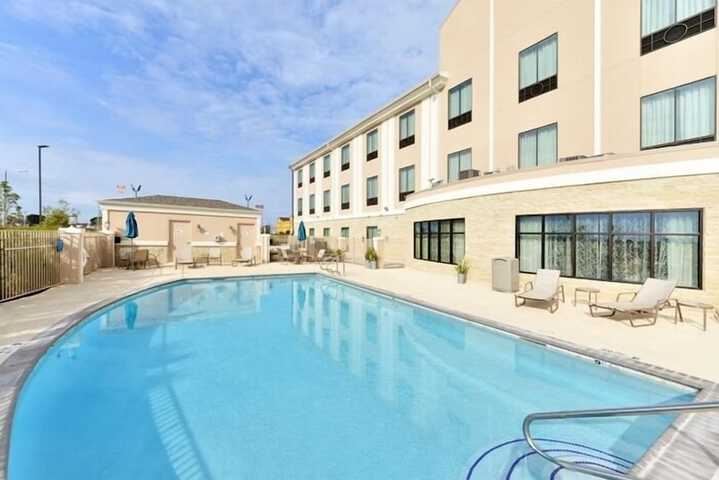 Hotel 4 of 97