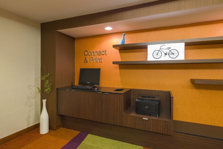 Business Center 25 of 25