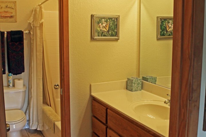 Room 8 of 27