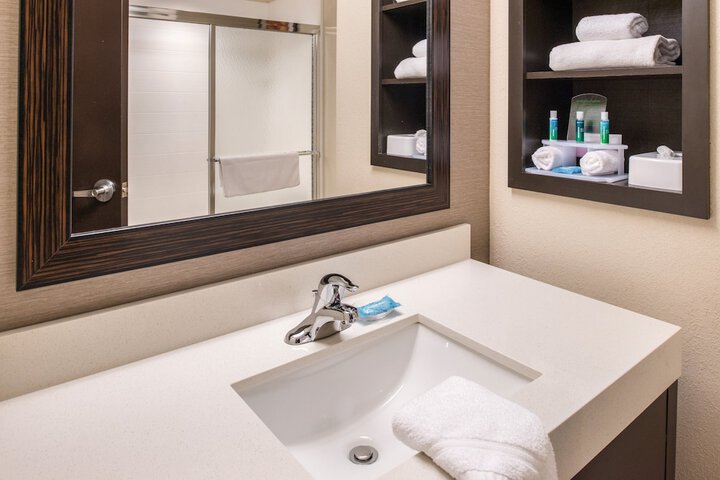 Holiday Inn Express & Suites Monroe by IHG