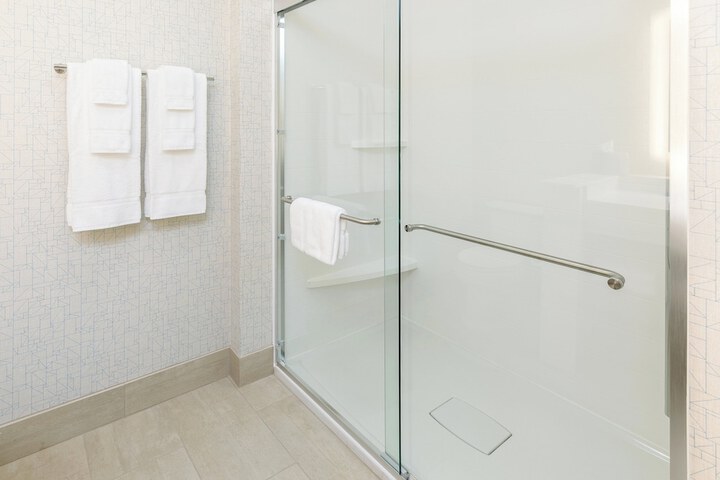 Holiday Inn Express & Suites Sturbridge by IHG