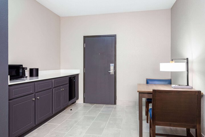 Room 43 of 58
