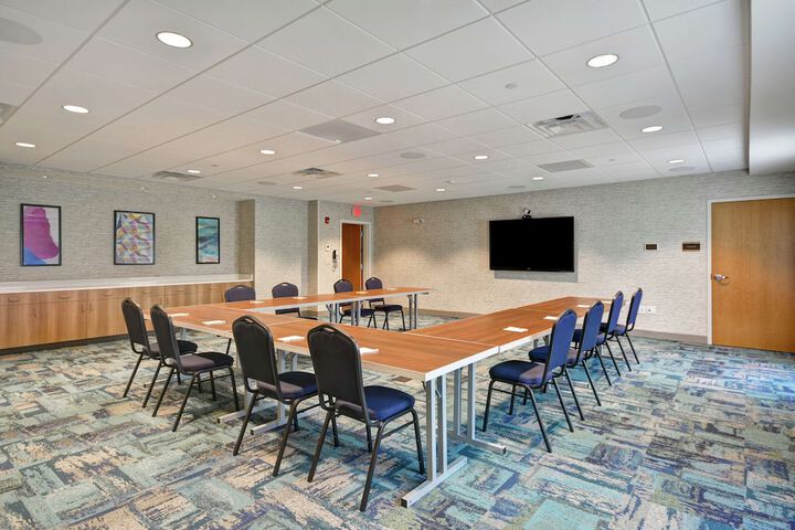 Home2 Suites by Hilton Portland Airport