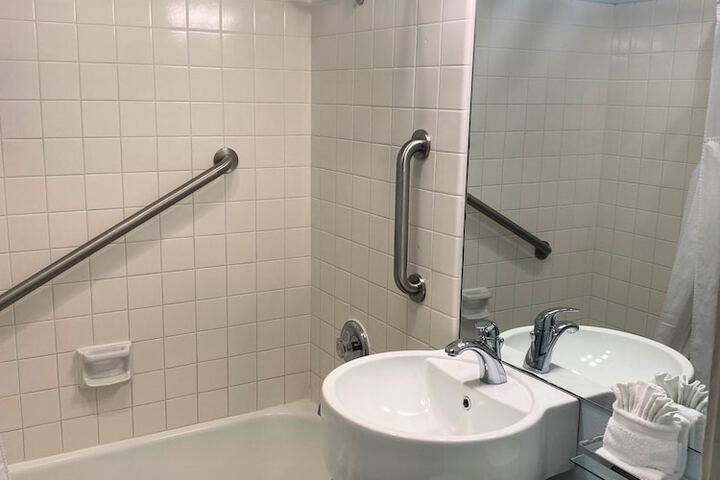 Room 74 of 116