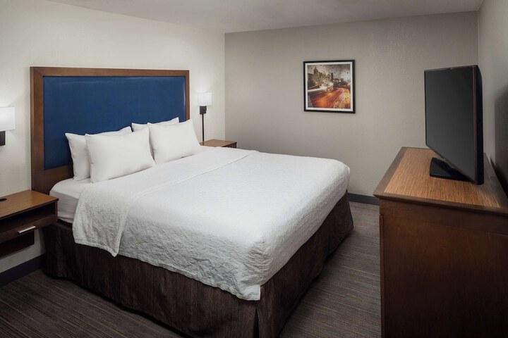 Room 8 of 23