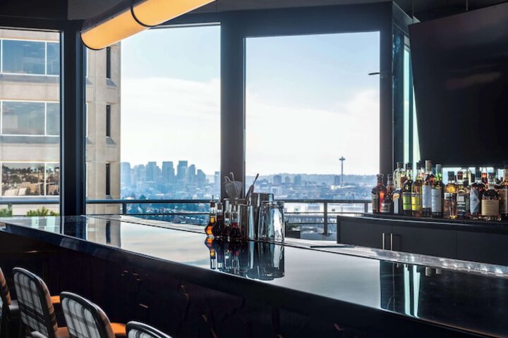 Lounge 63 of 71