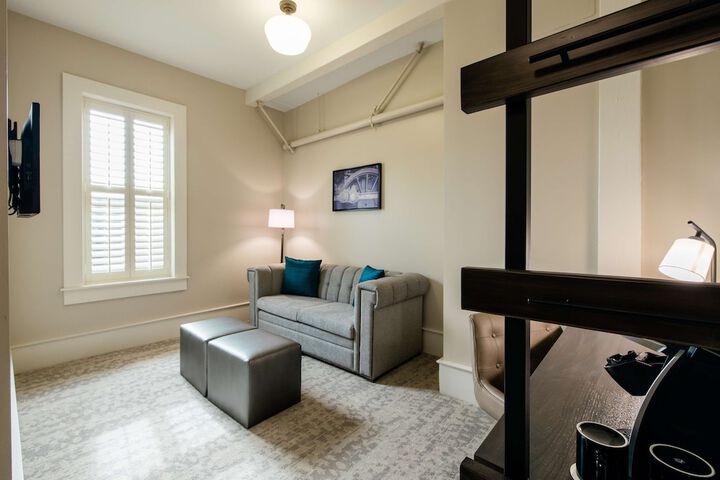 Room 45 of 104