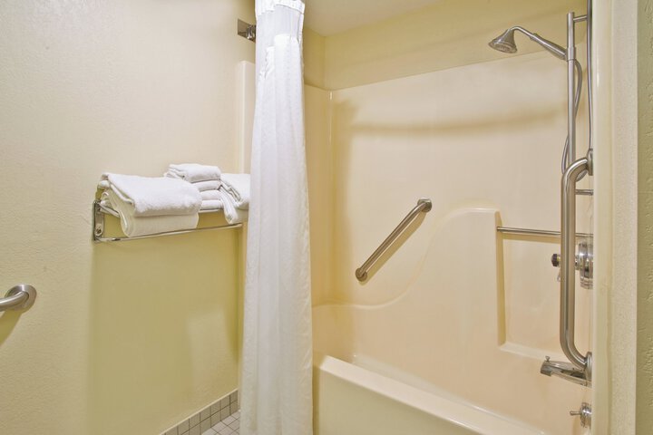 Holiday Inn Express Mackinaw City by IHG