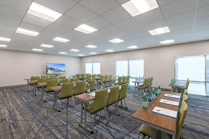 Holiday Inn Express & Suites Greenwood Mall by IHG