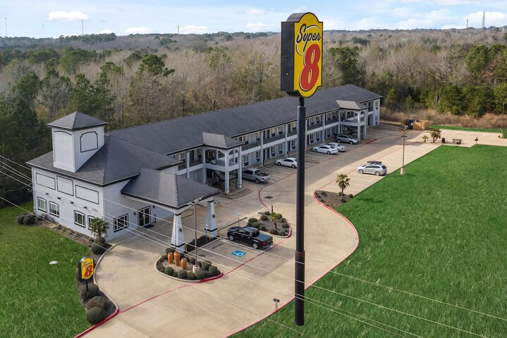 Super 8 by Wyndham Carthage TX
