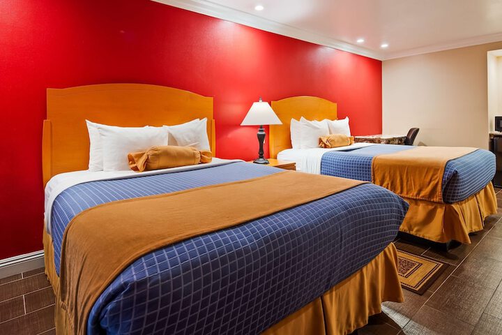 Room 21 of 32